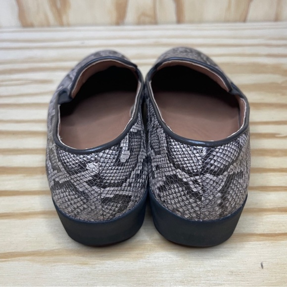 Fitflop Women's Superskate Taupe Slip-On Loafers Size 7. They run a little long. - Picture 6 of 7